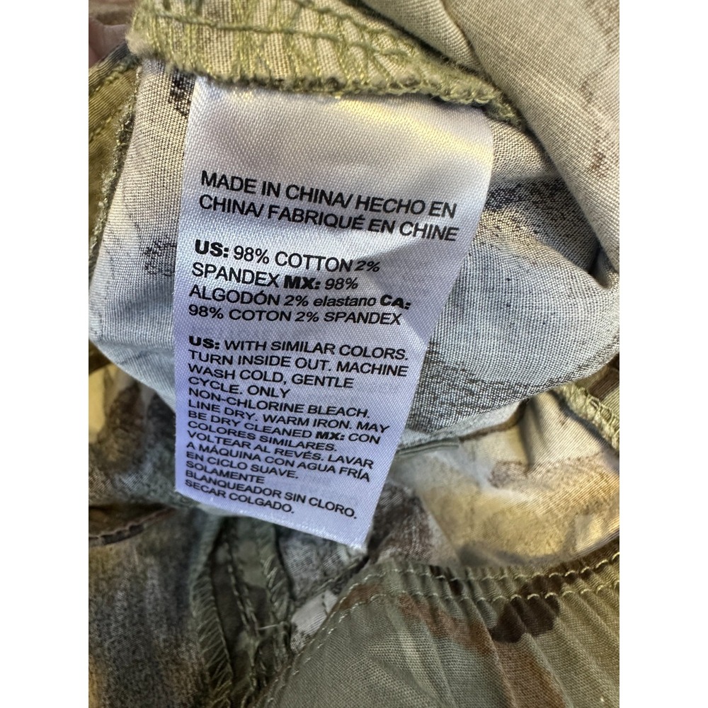Chico's Utility Camouflage Crop Pants Green Brown Camo Sz 2 US 12 Cargo Pockets - Picture 8 of 14